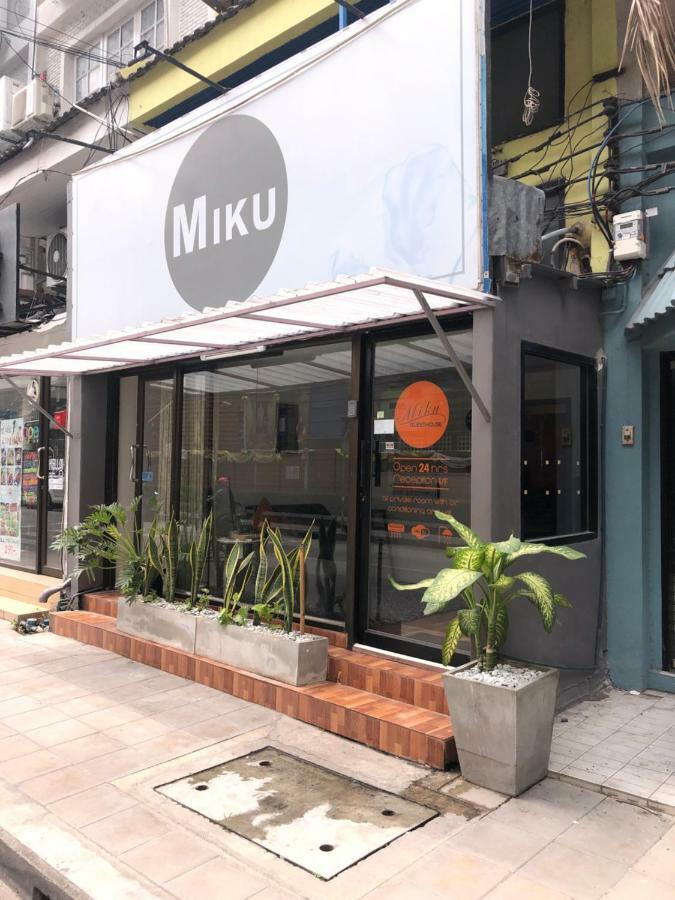 Miku Guesthouse Бангкок Экстерьер фото